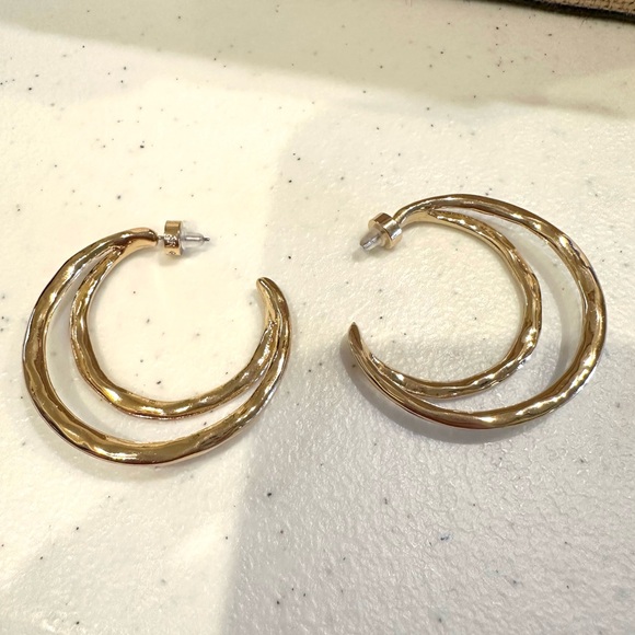 Banana Republic Earrings Gold tone double hoops hammered - Picture 11 of 14